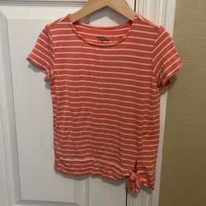 Cute short sleeve top! Size 4-5, Melon colored